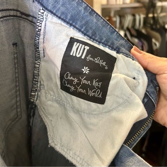 KUT from the Kloth Wide Leg Crop Jeans Fray Hem - Picture 10 of 11